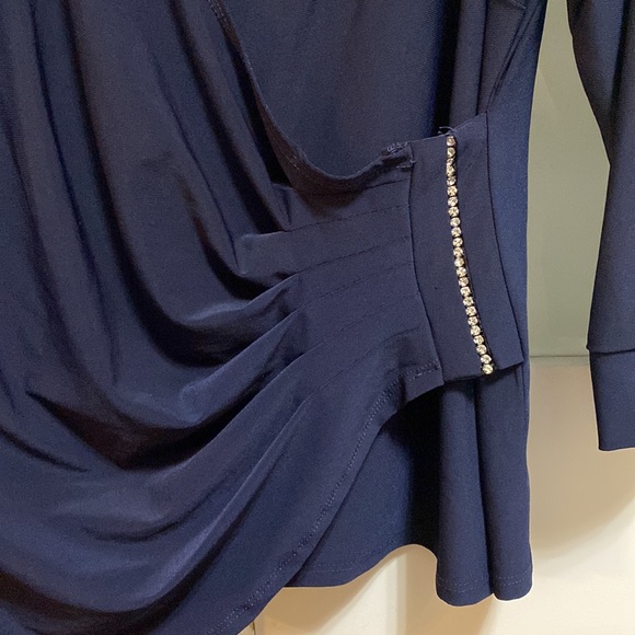 R&M Richards Long Sleeve Low V-Neck Navy Top - Picture 3 of 9